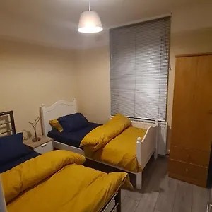 https://entire-2-bedroom-home-flat-in-london-central-line.cambridgehotelsuk.com